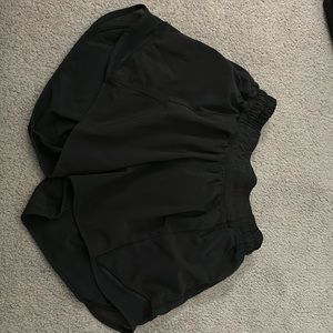 Low rise 4” lululemon black Hotty hot shorts size 2